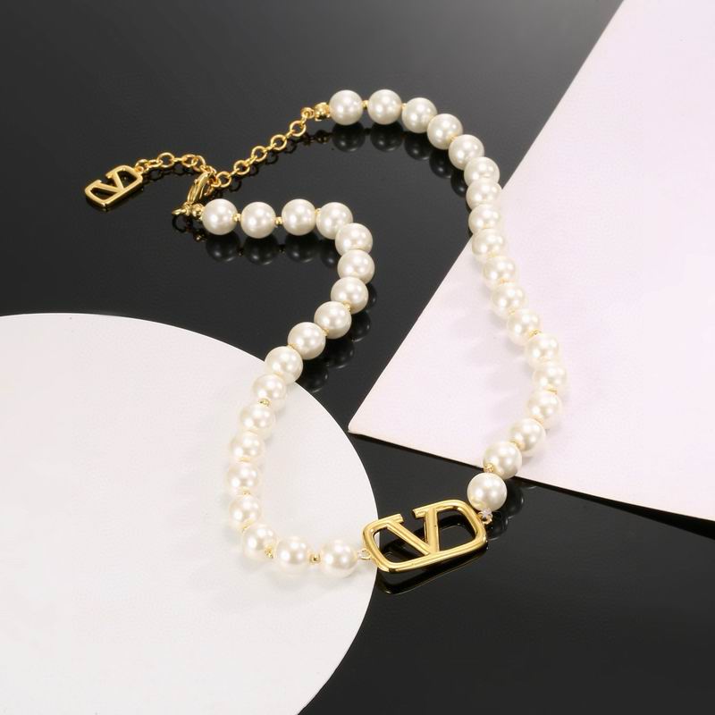 Valentino necklace 03yxh59